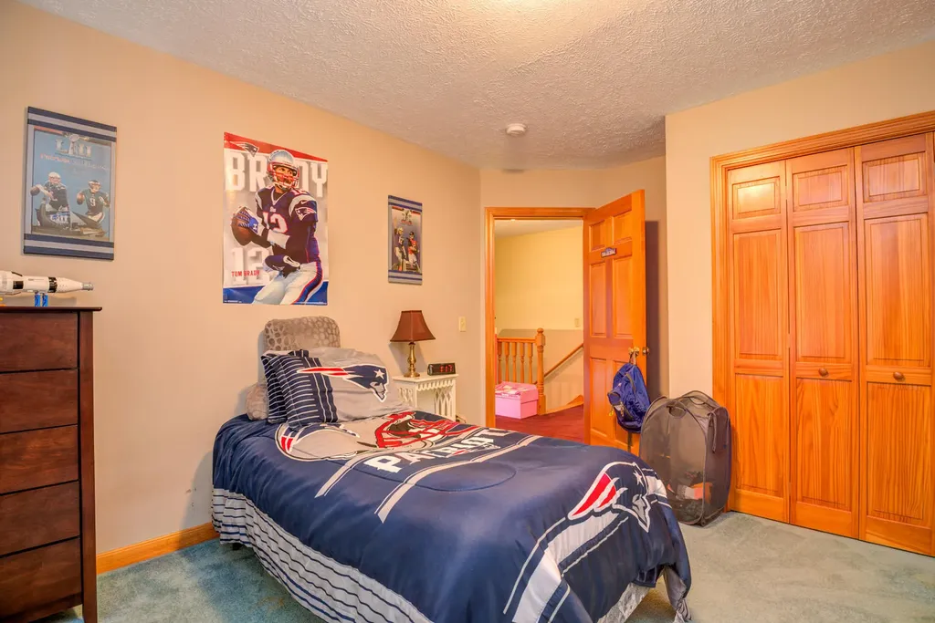 72 Bean Road Buckfield ME 04220