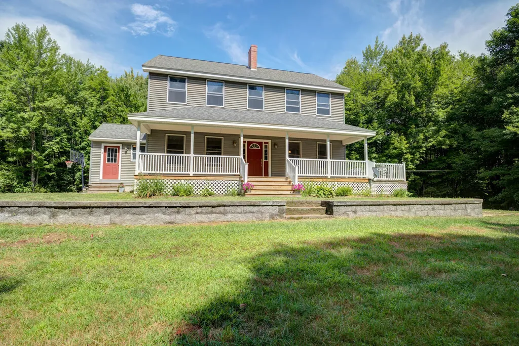 72 Bean Road Buckfield ME 04220