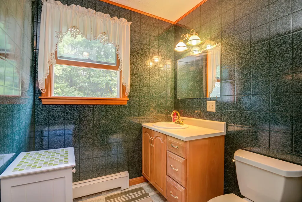 72 Bean Road Buckfield ME 04220