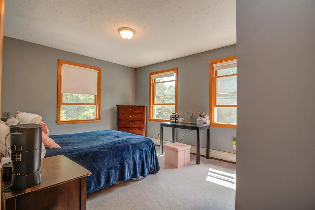72 Bean Road Buckfield ME 04220