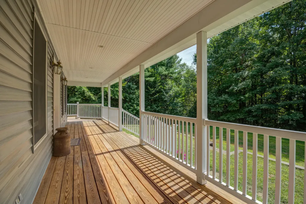 72 Bean Road Buckfield ME 04220