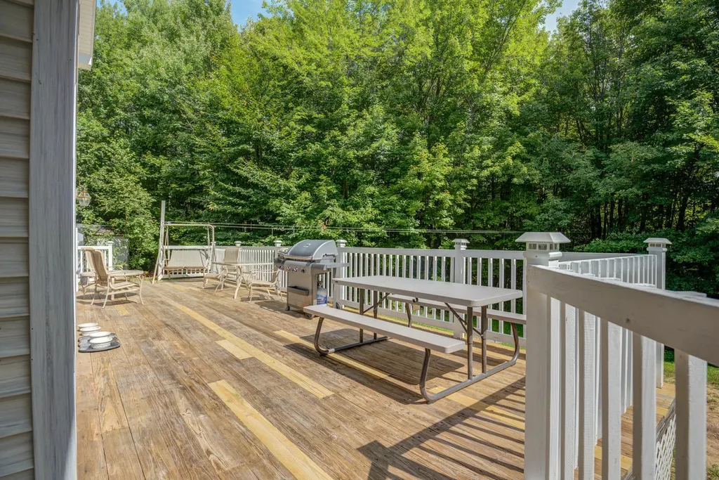 72 Bean Road Buckfield ME 04220
