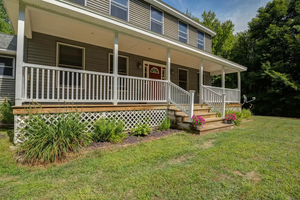 72 Bean Road Buckfield ME 04220