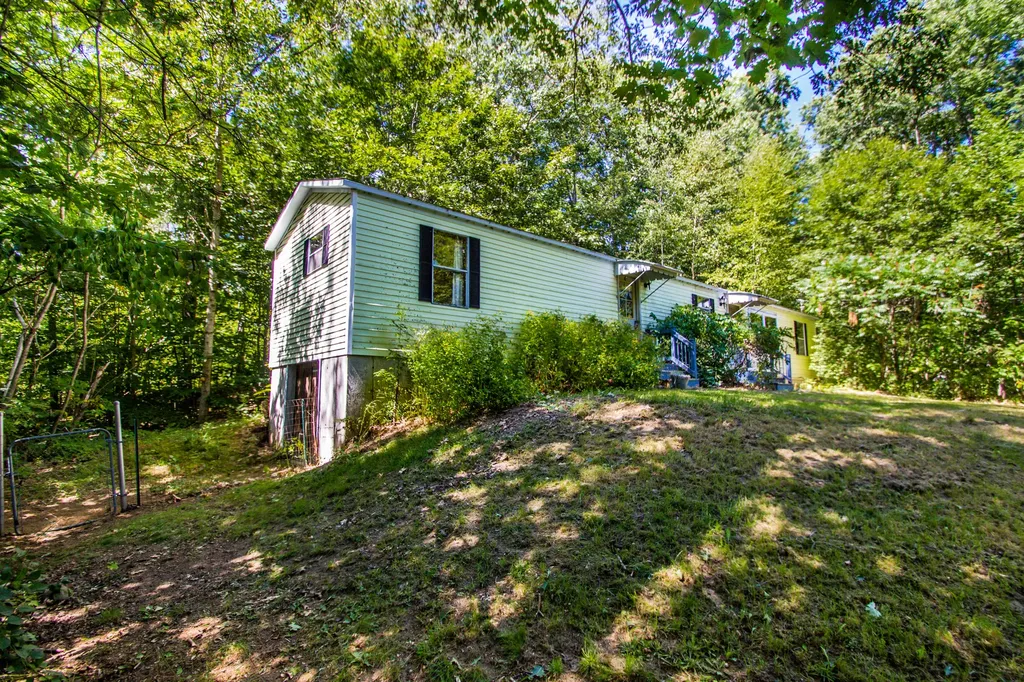 37 First Street West Gardiner ME 04345