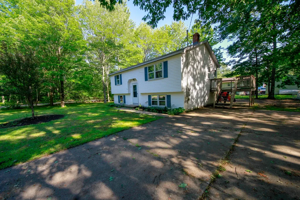 41 Pierce Avenue Sanford ME 04073