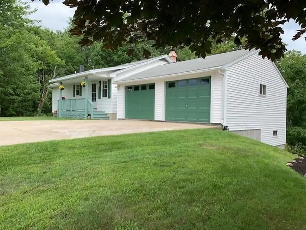 41 Crest Avenue Lisbon ME 04250