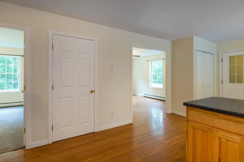 19 Eric Drive Topsham ME 04086