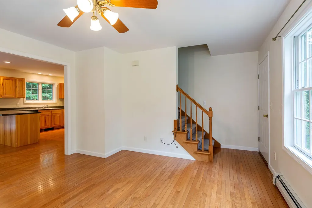 19 Eric Drive Topsham ME 04086