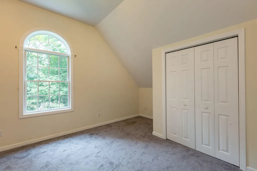 19 Eric Drive Topsham ME 04086
