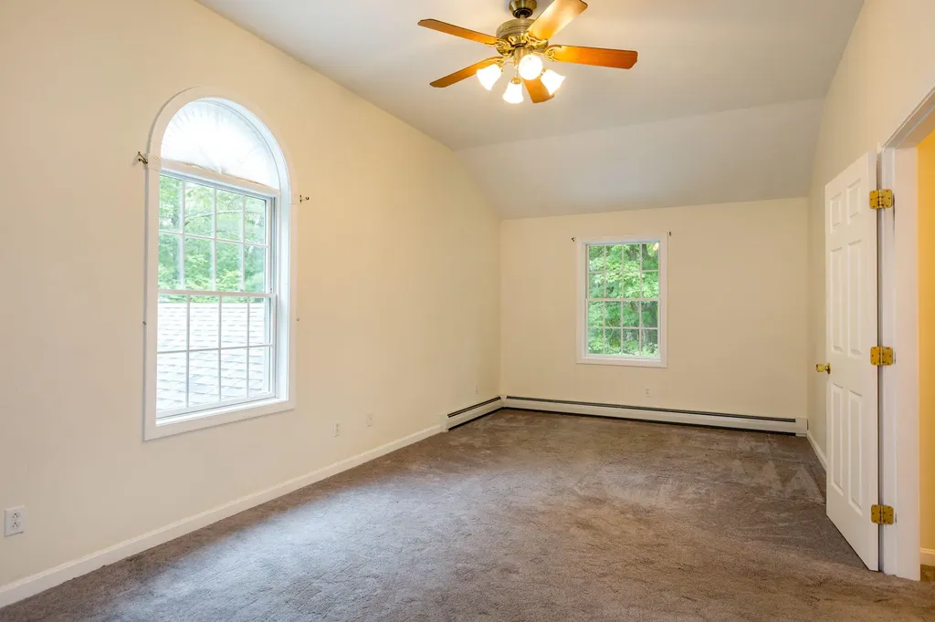 19 Eric Drive Topsham ME 04086