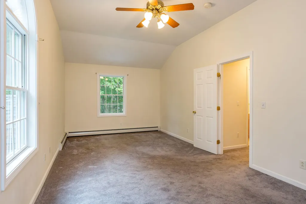 19 Eric Drive Topsham ME 04086