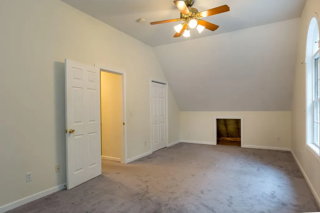 19 Eric Drive Topsham ME 04086