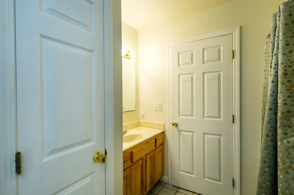 19 Eric Drive Topsham ME 04086