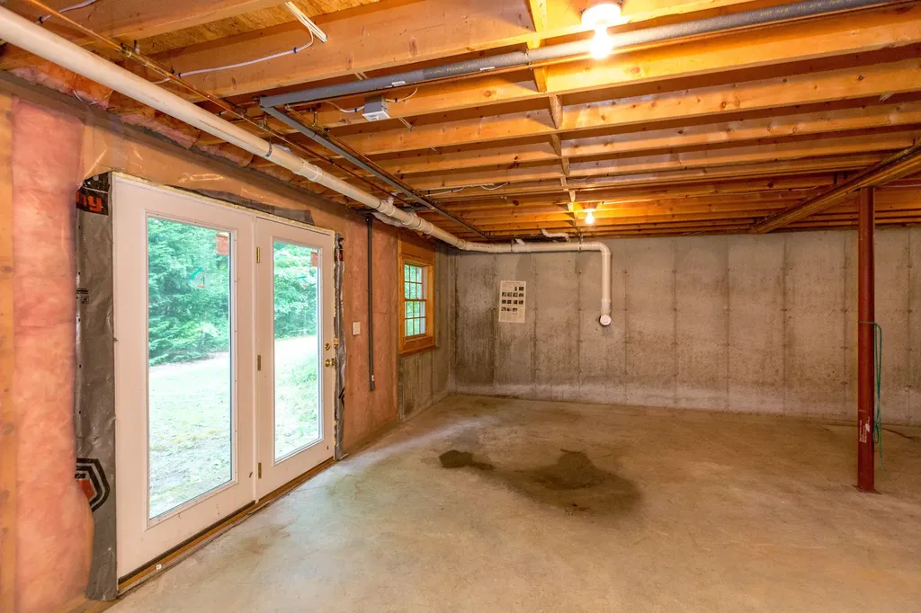 19 Eric Drive Topsham ME 04086