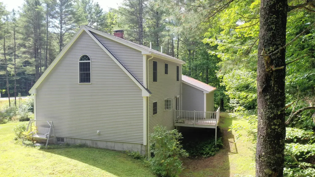 19 Eric Drive Topsham ME 04086