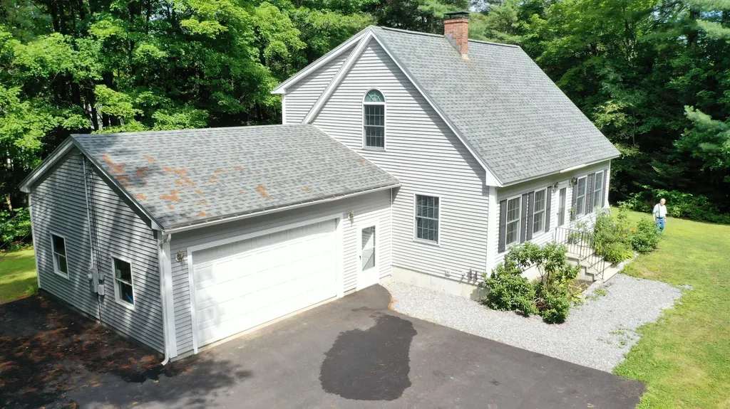 19 Eric Drive Topsham ME 04086