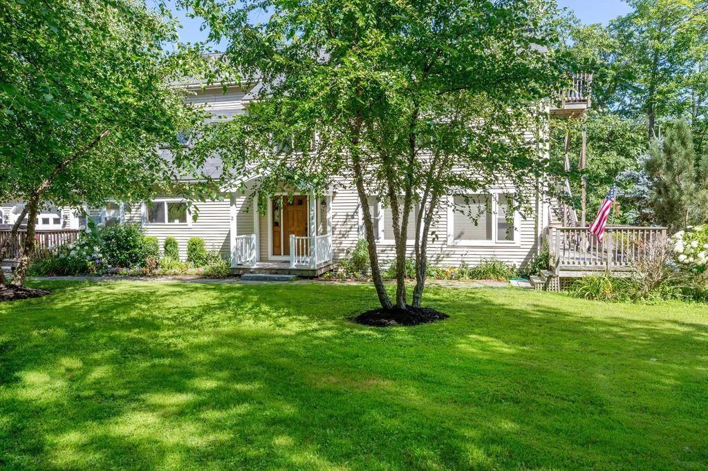 5 Hillside Place Boothbay ME 04537