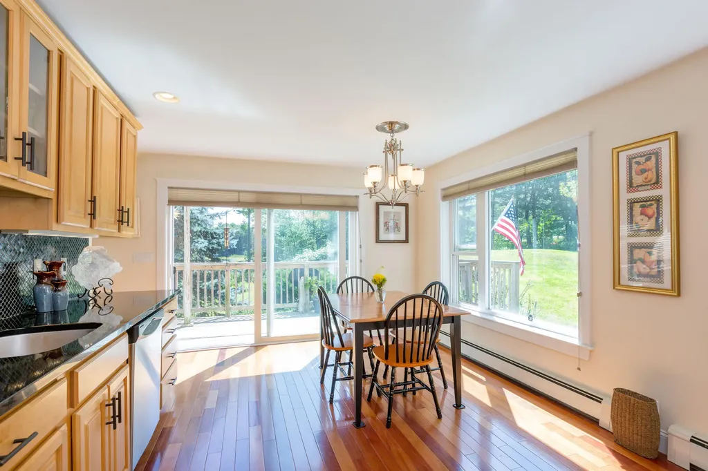 5 Hillside Place Boothbay ME 04537