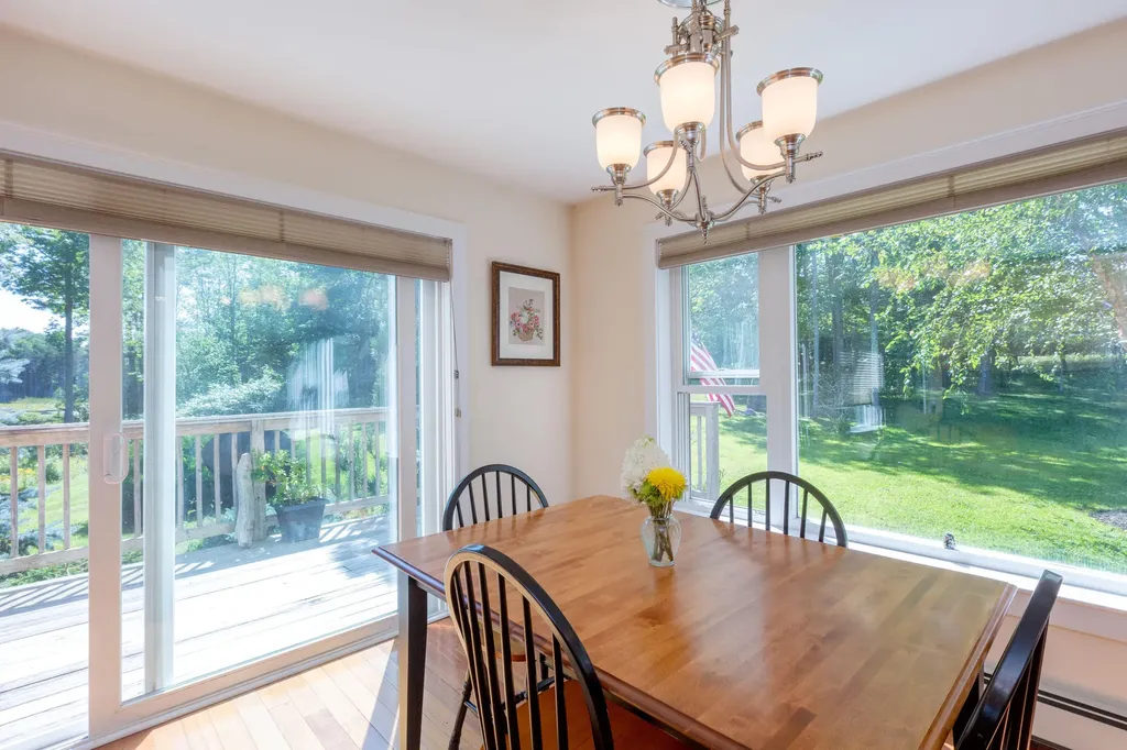 5 Hillside Place Boothbay ME 04537