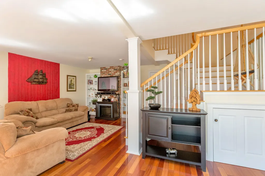 5 Hillside Place Boothbay ME 04537