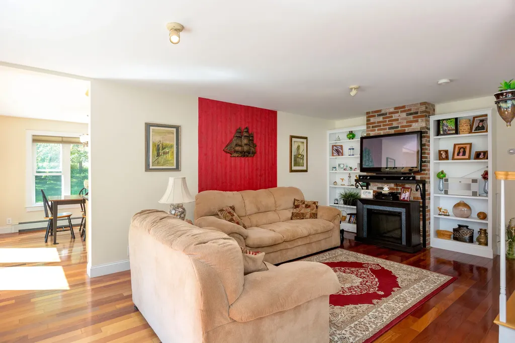 5 Hillside Place Boothbay ME 04537