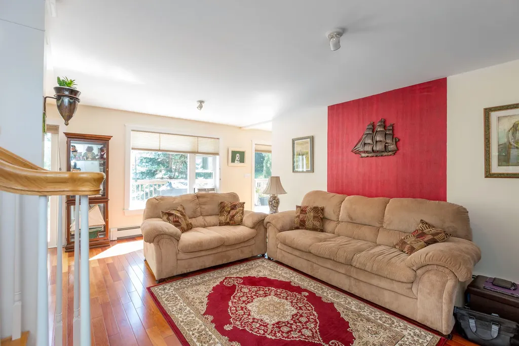 5 Hillside Place Boothbay ME 04537