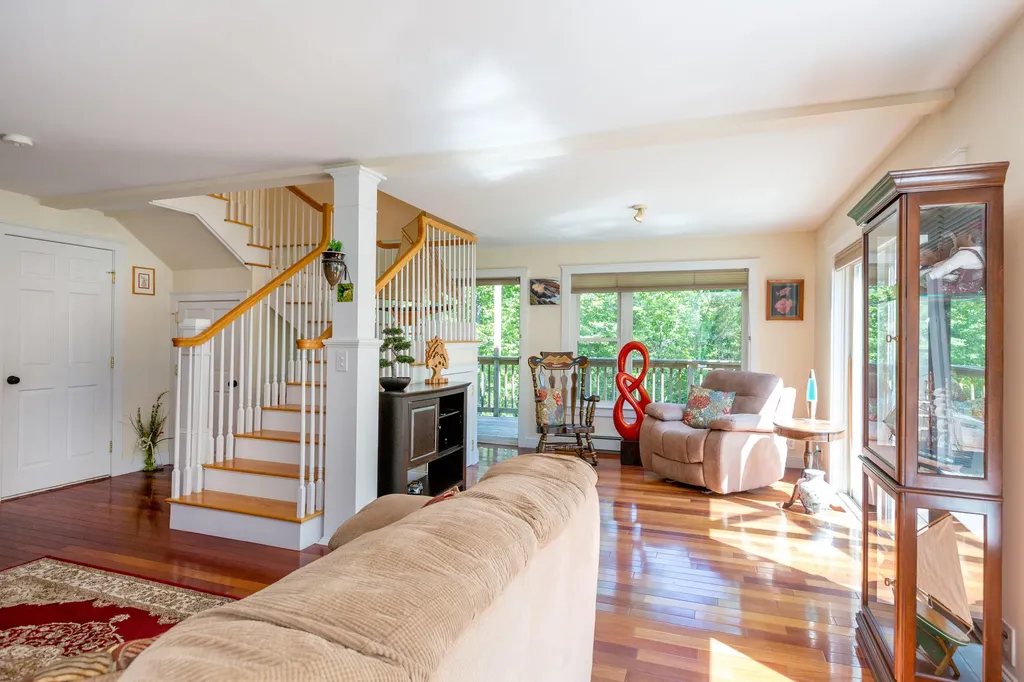 5 Hillside Place Boothbay ME 04537
