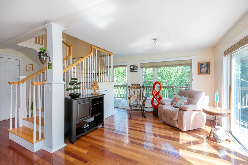 5 Hillside Place Boothbay ME 04537