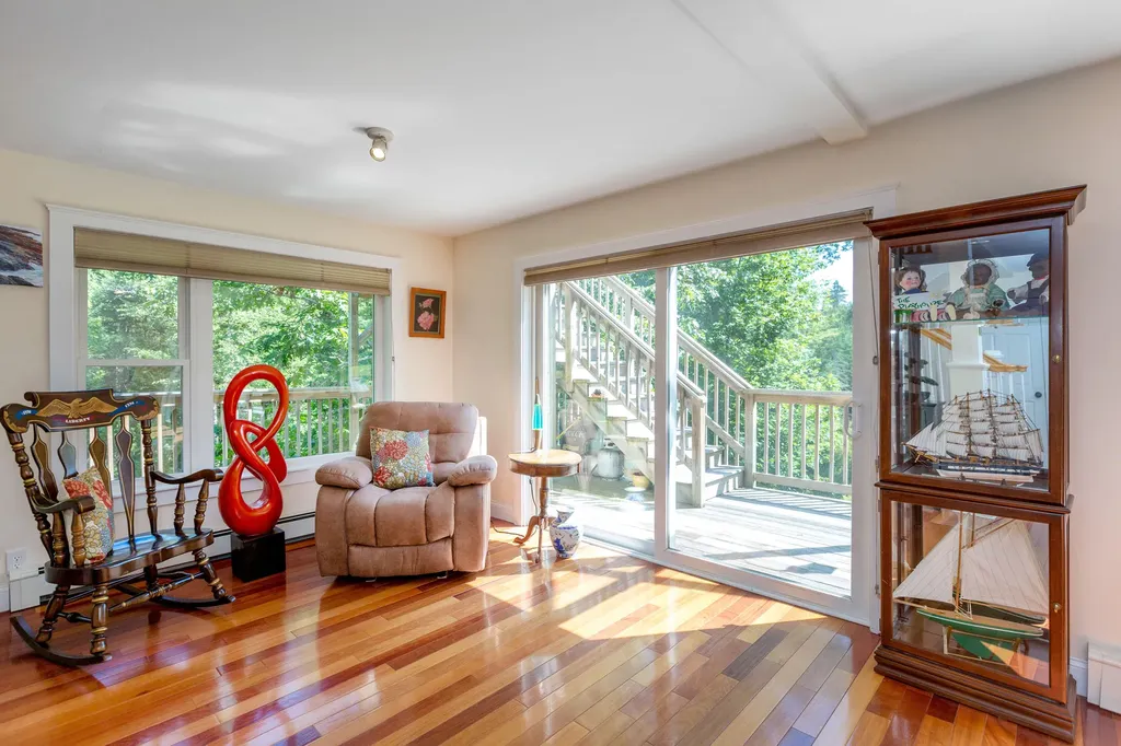 5 Hillside Place Boothbay ME 04537