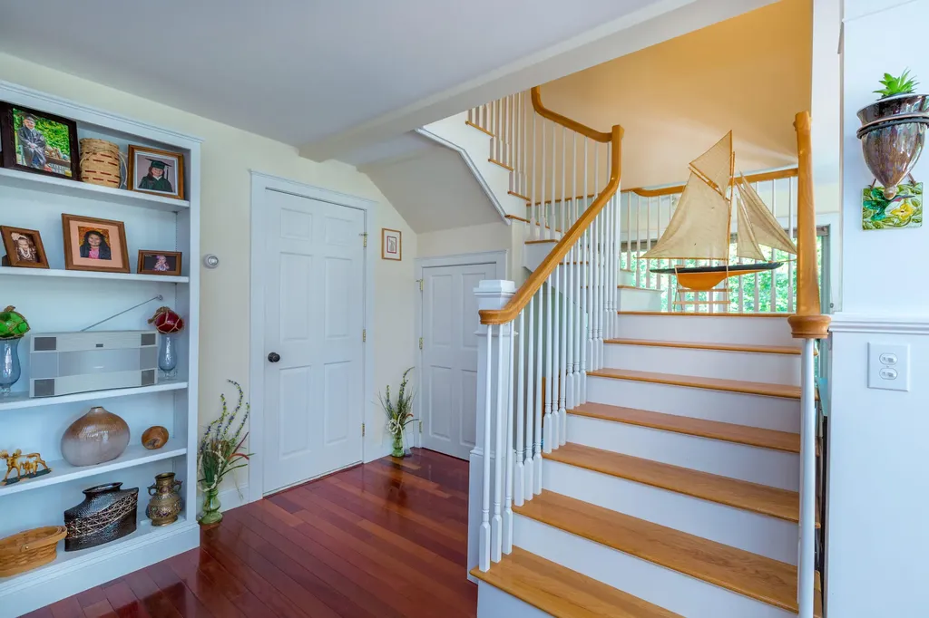 5 Hillside Place Boothbay ME 04537