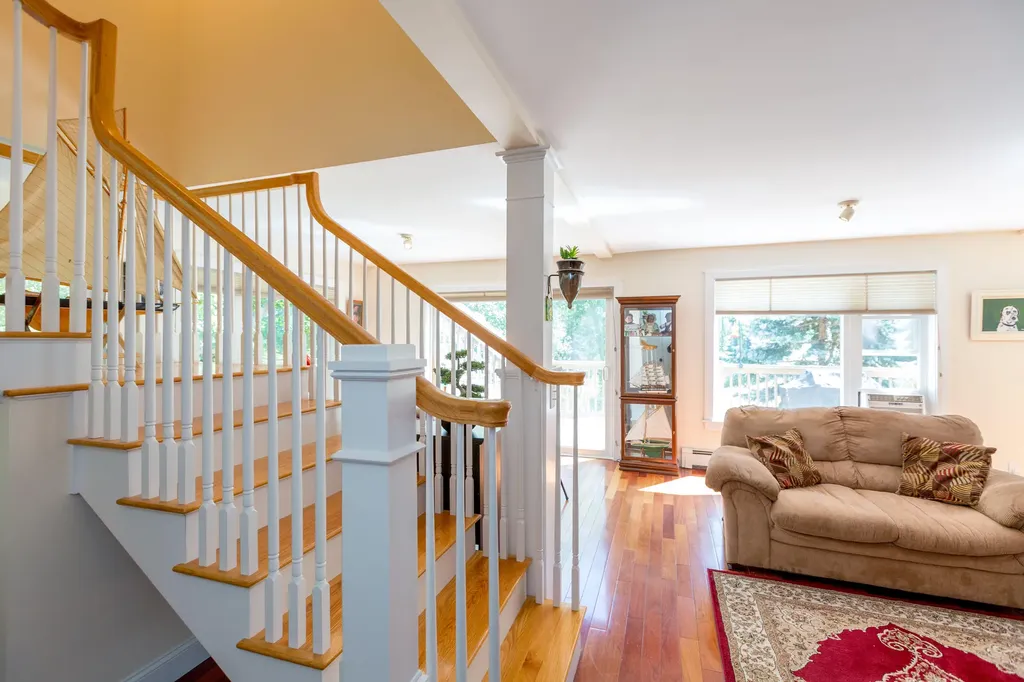 5 Hillside Place Boothbay ME 04537