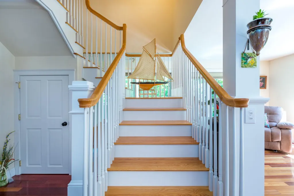 5 Hillside Place Boothbay ME 04537