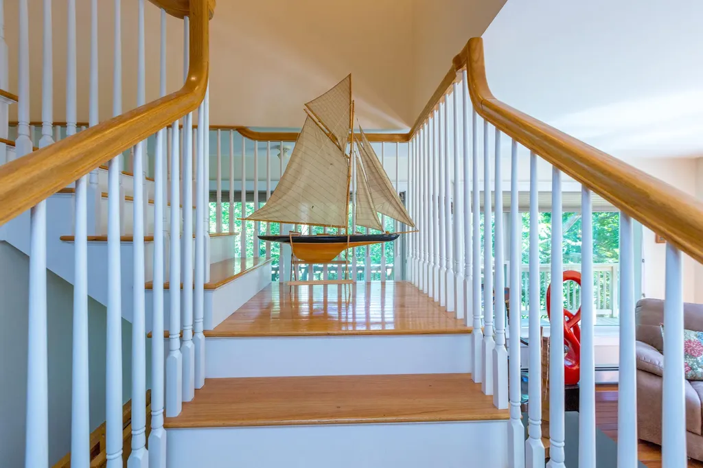 5 Hillside Place Boothbay ME 04537