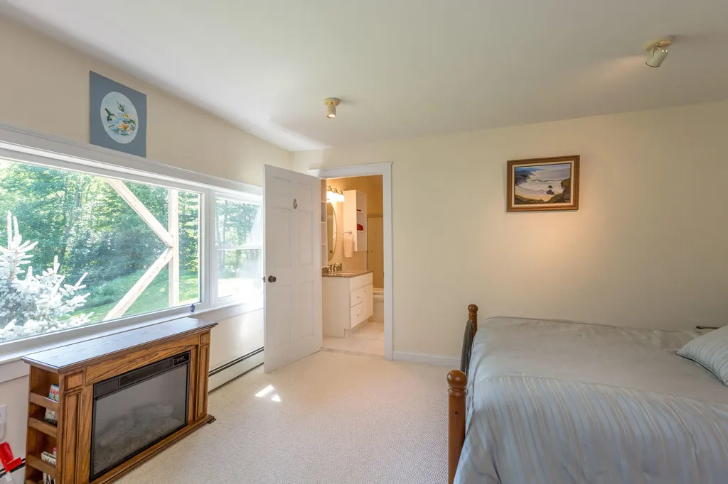 5 Hillside Place Boothbay ME 04537
