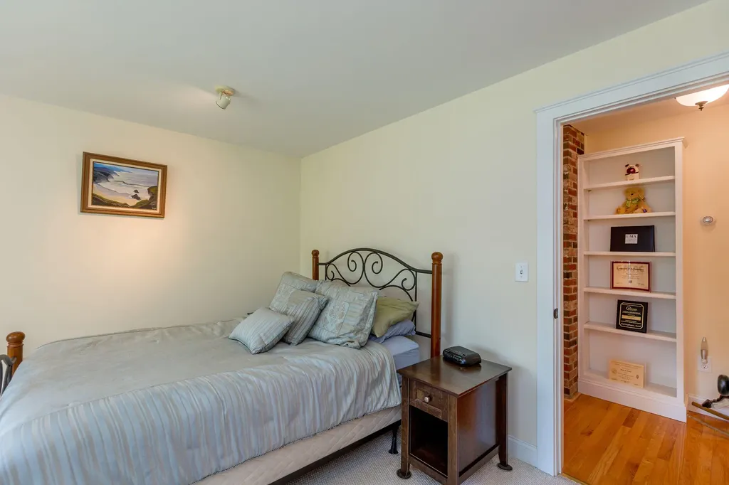5 Hillside Place Boothbay ME 04537