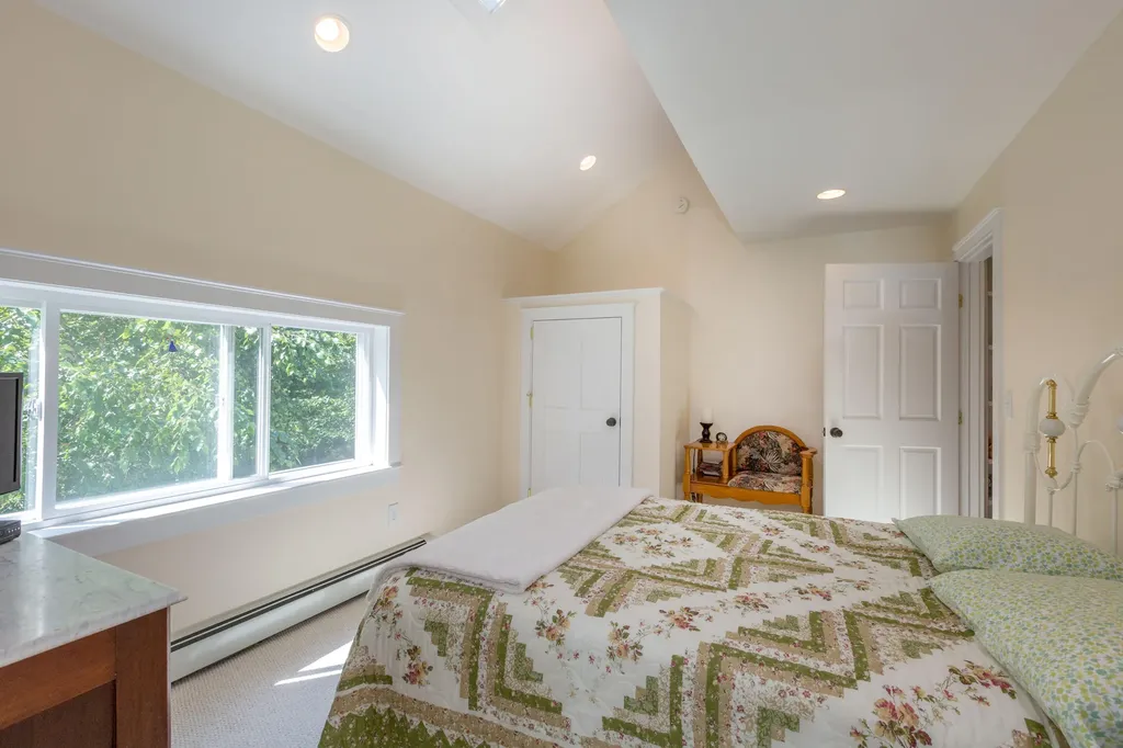 5 Hillside Place Boothbay ME 04537
