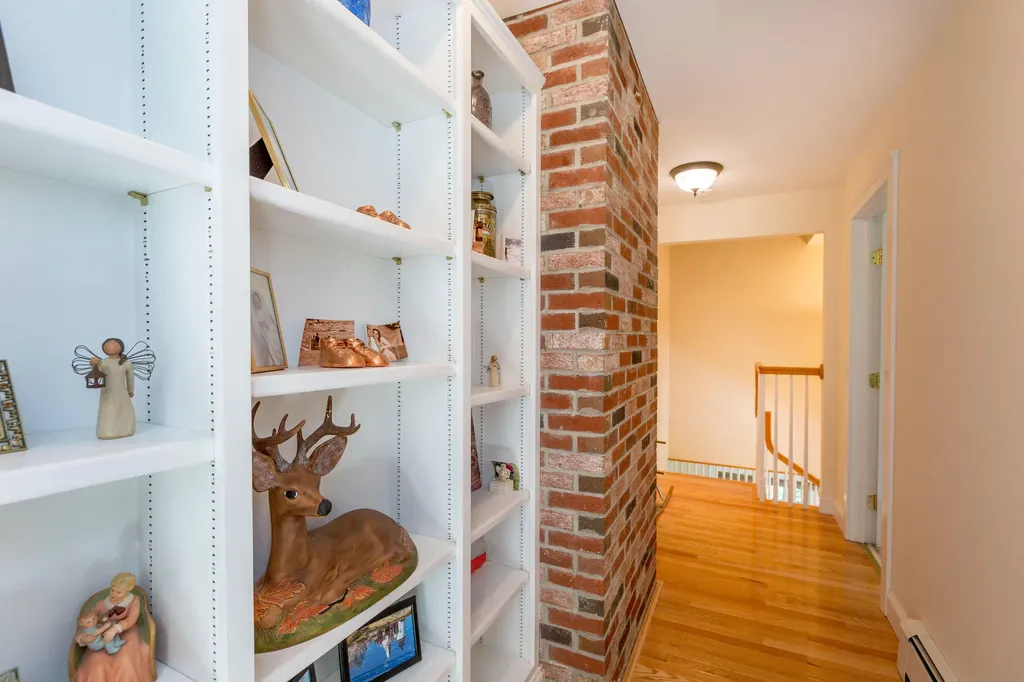 5 Hillside Place Boothbay ME 04537