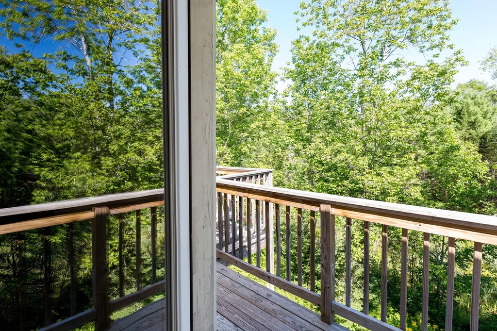 5 Hillside Place Boothbay ME 04537