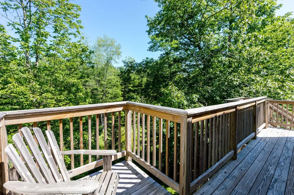 5 Hillside Place Boothbay ME 04537