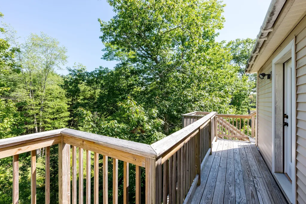 5 Hillside Place Boothbay ME 04537