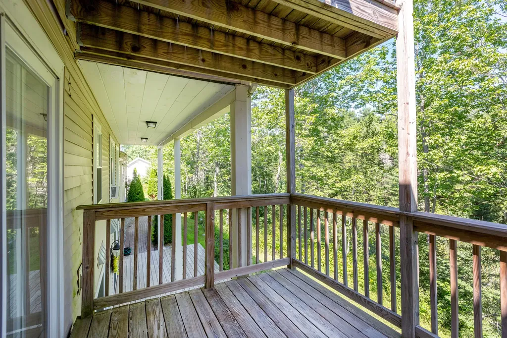 5 Hillside Place Boothbay ME 04537