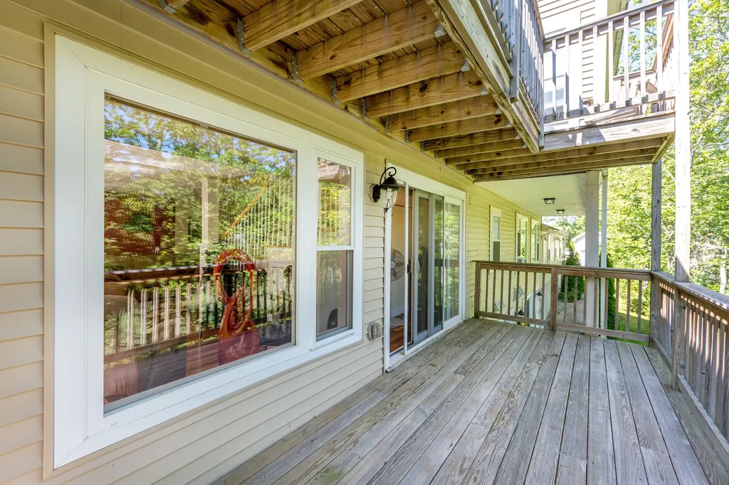 5 Hillside Place Boothbay ME 04537