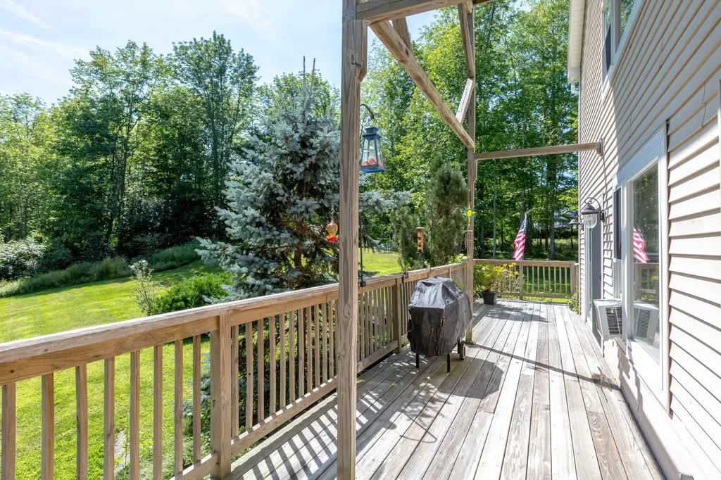 5 Hillside Place Boothbay ME 04537