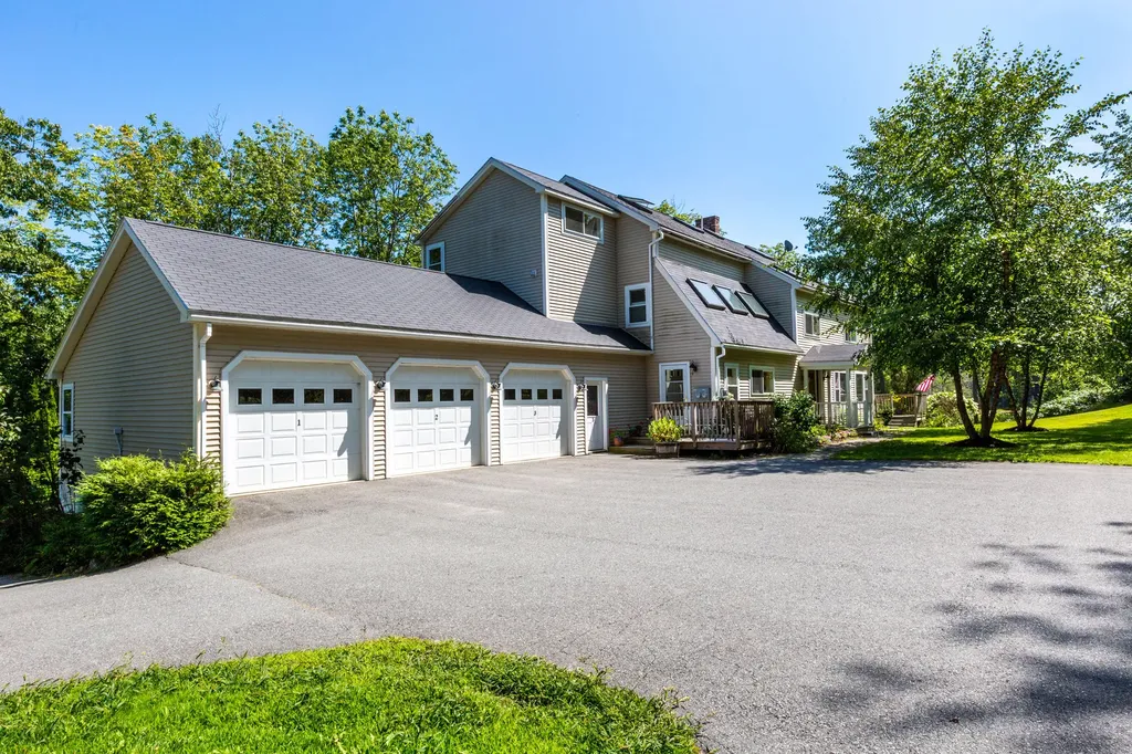 5 Hillside Place Boothbay ME 04537