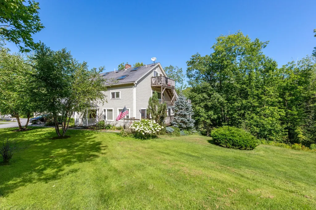 5 Hillside Place Boothbay ME 04537