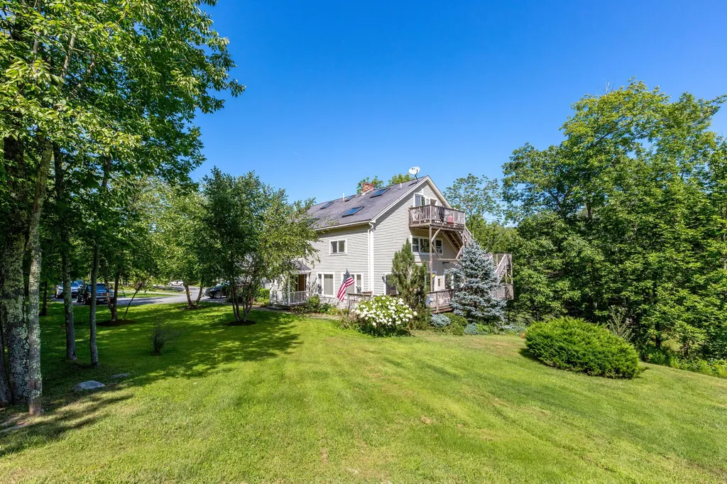5 Hillside Place Boothbay ME 04537