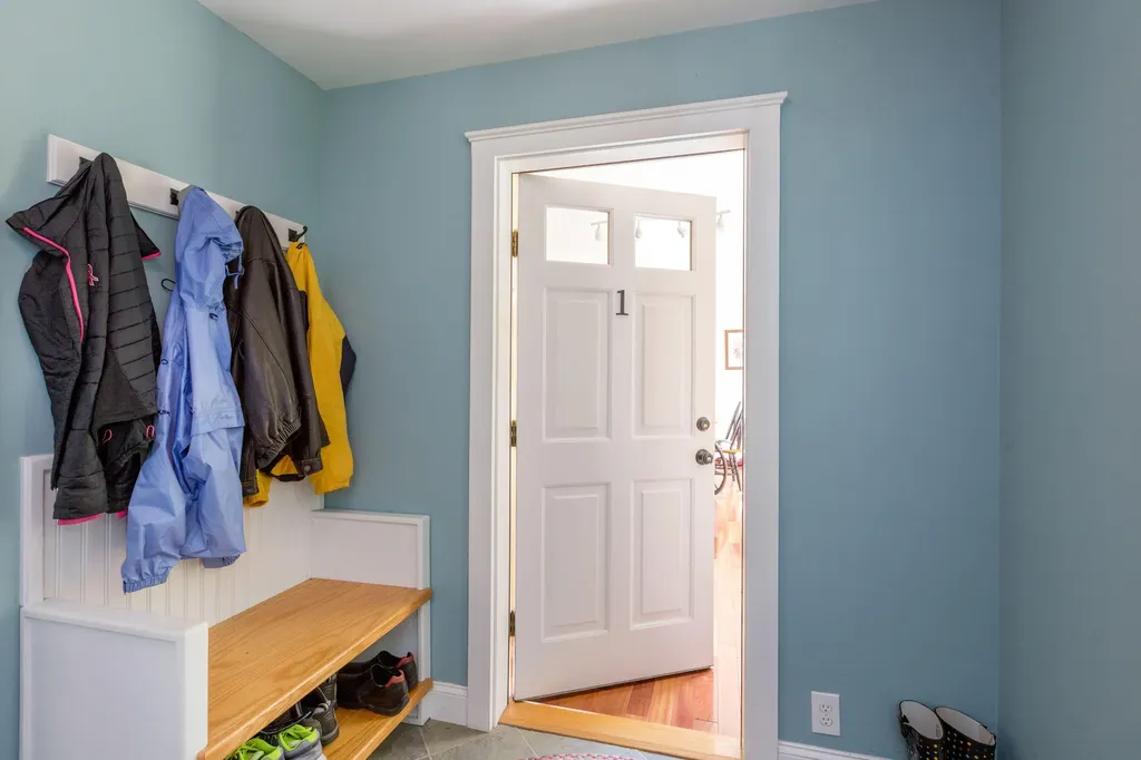 5 Hillside Place Boothbay ME 04537