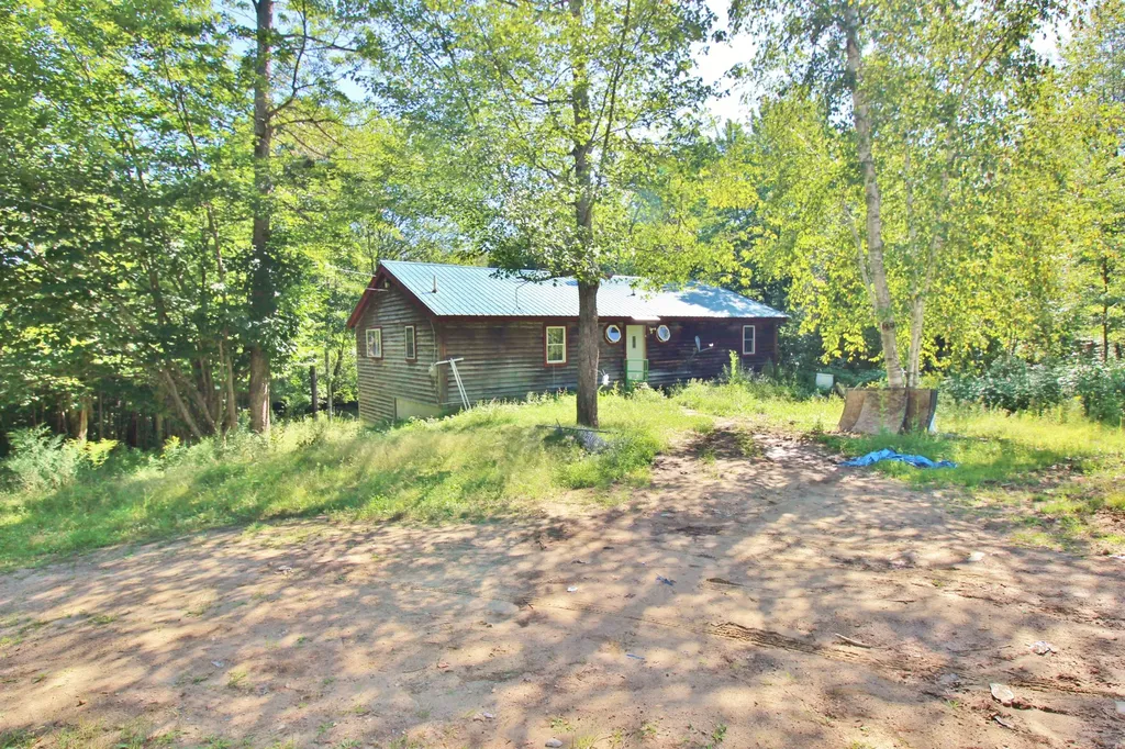 4 Rover Road Dixfield ME 04224
