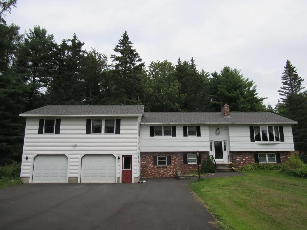 937 Orono Road Glenburn ME 04401