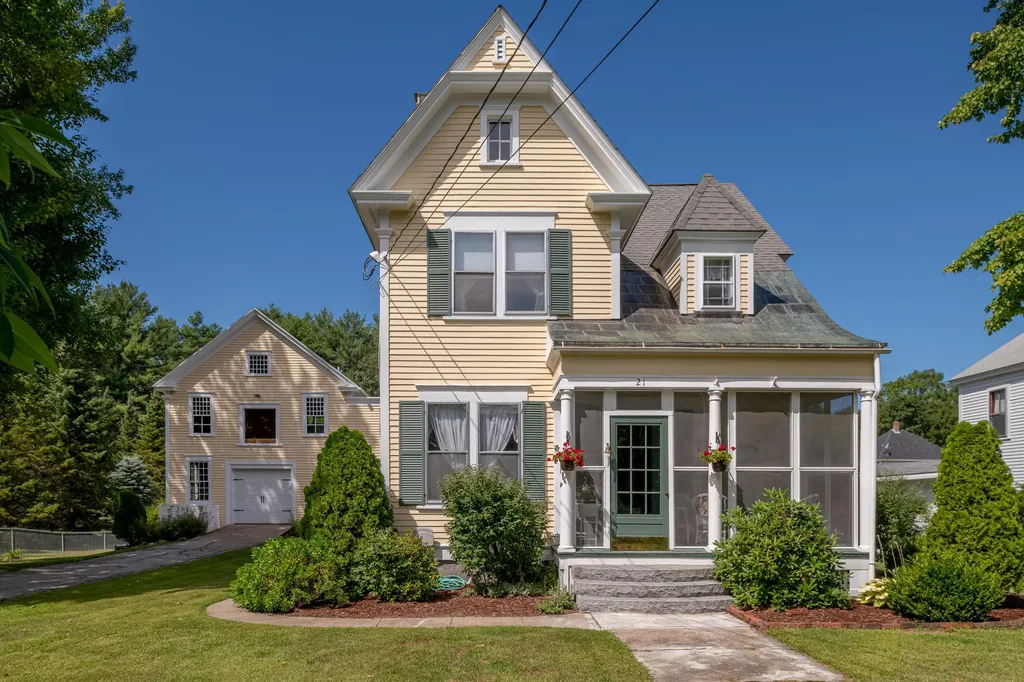 21 Oak Street Alfred ME 04002